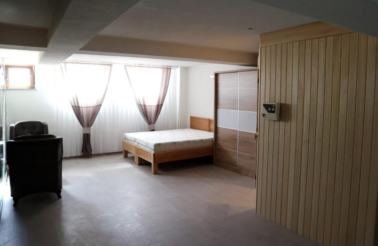 Hotel Inn プリズレン エクステリア 写真